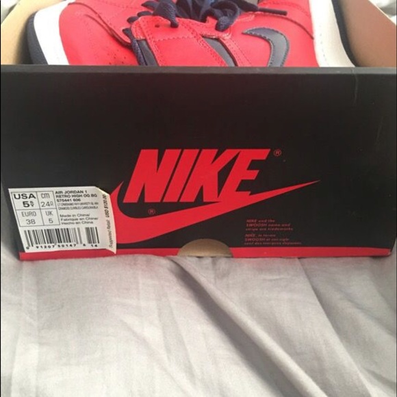 Nike - Picture 2 of 2